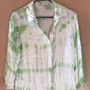 Women’s button ups